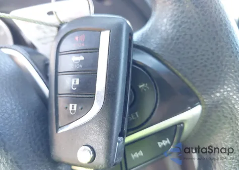 2021 Toyota Camry Le z USA, uszkodzony, nr VIN 4T1C11AK6MU581014